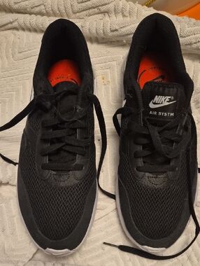 Nike Black Mesh Sneakers with Orange Insoles WOMANS SIZE 11M
